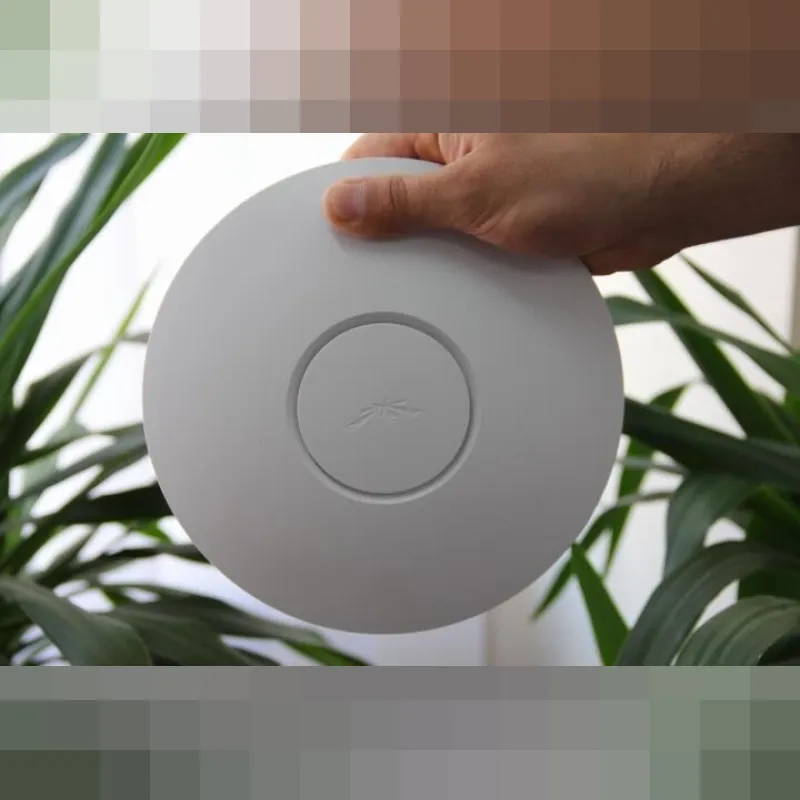 Ubiquiti Networks Ubiquiti UniFi UAP Enterprise AP Indoor 2.4 Ghz Outlet